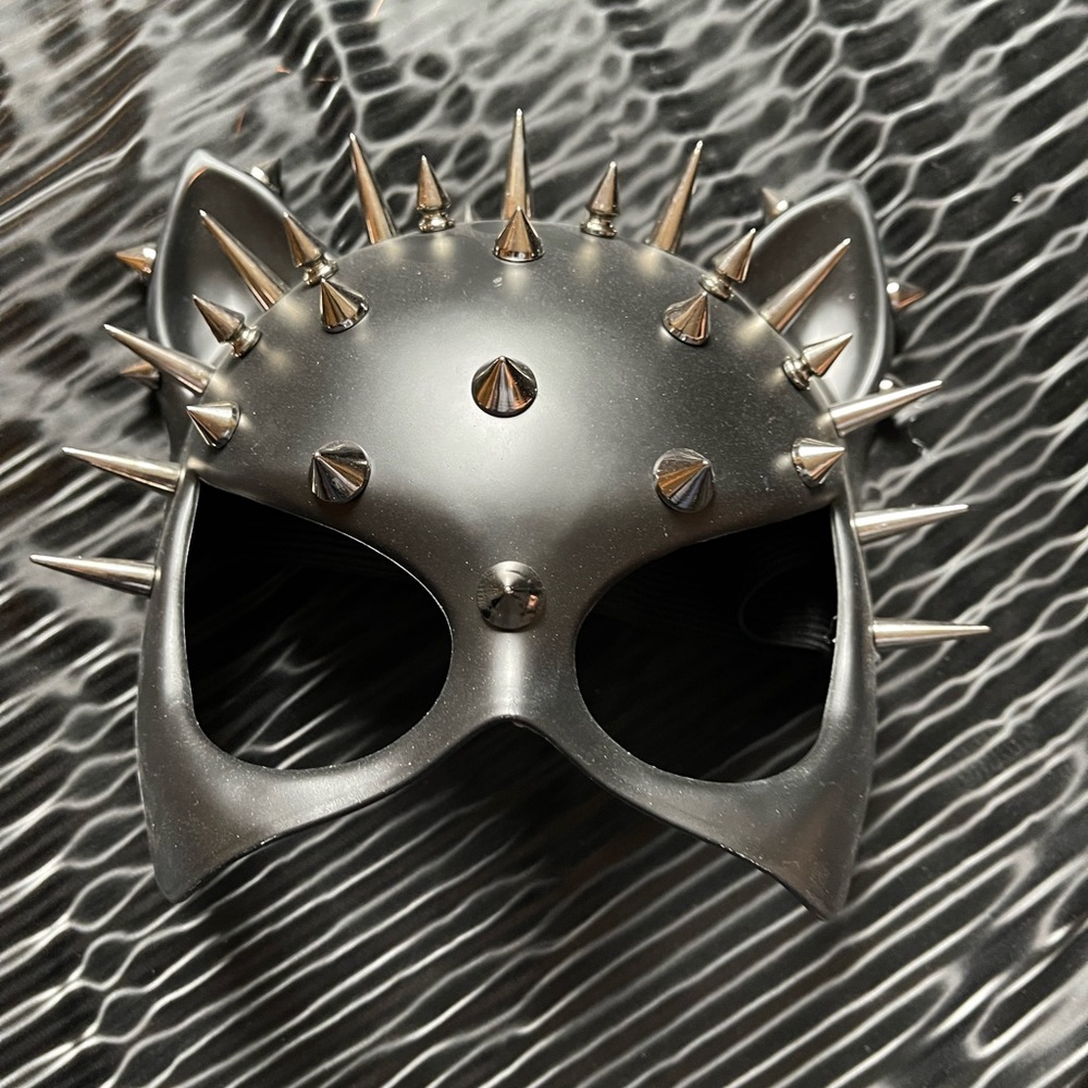 Stud Mask Set - Picture 3 of 4